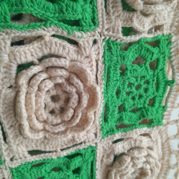 Homemade Knit Blanket Green Tan Floral 3D detail 28x16" Throw - Picture 4 of 12